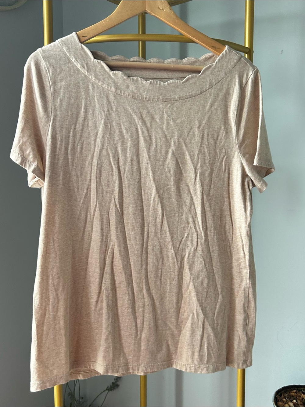 Talbots Cream neutral tone Scalloped Neck 100% cotton Short Sleeve Tee size L